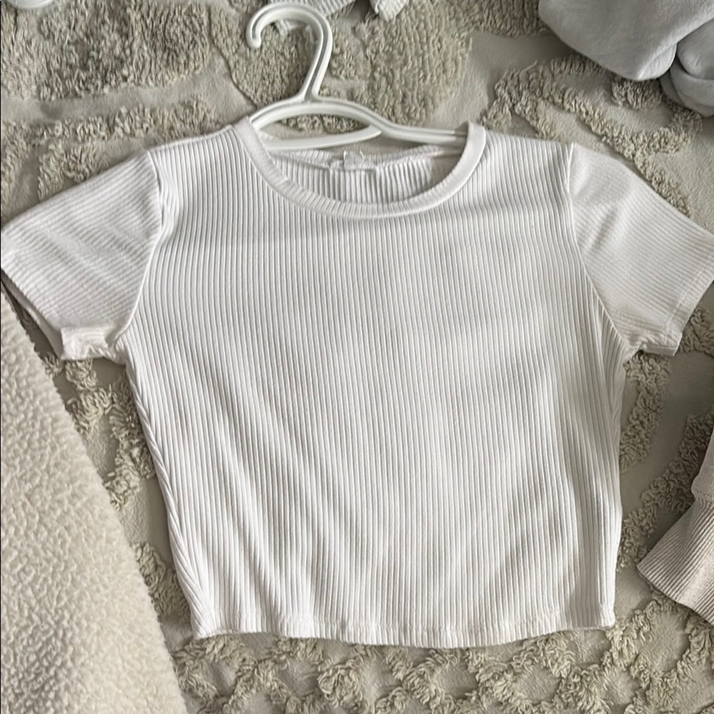 White Ribbed Crop Top - Picture 4 of 4